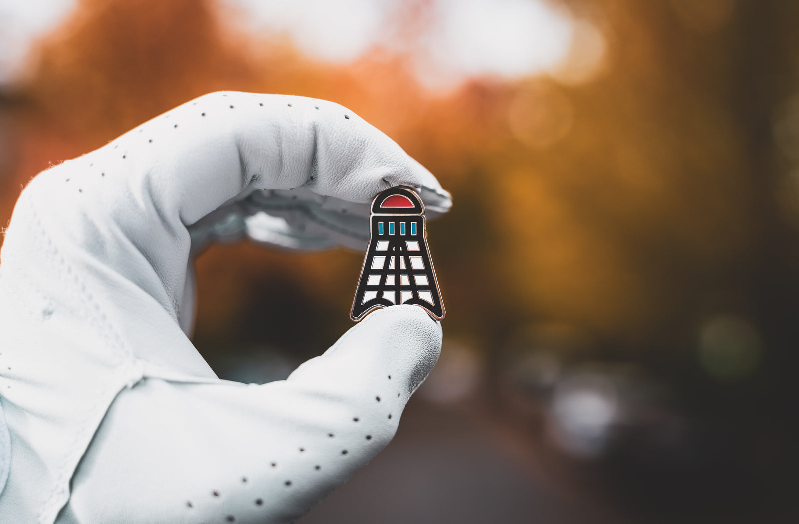 jones golf bags birdie golf ball marker in glove nw portland fall leaves