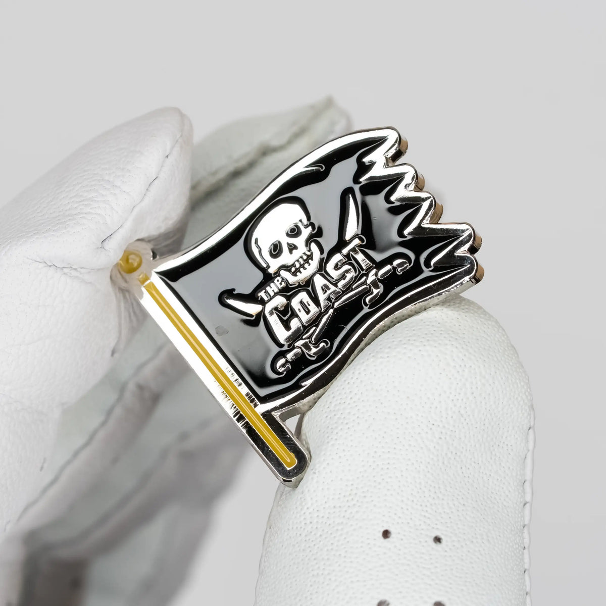 goonies pirate flag golf ball marker golf glove