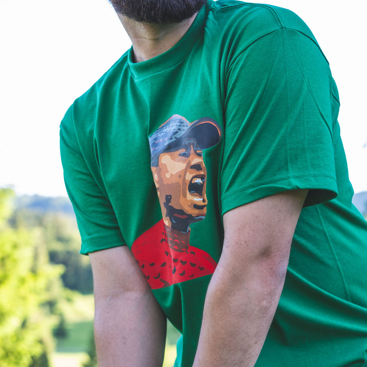 tiger woods roar master augusta green t-shirt model close up