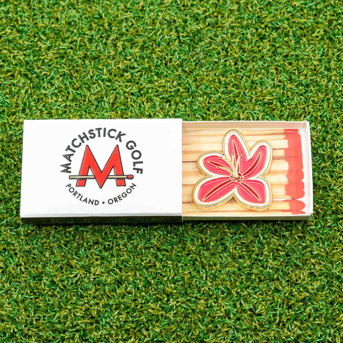 Masters Azalea Flower Golf Ball Marker matchbox packaging grass